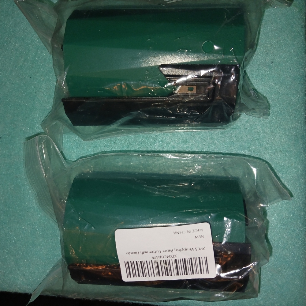 2x Wrapping Paper Cutter, Black + Green, 2 Per Set,  New